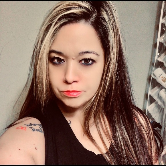 Meet your Posher, Lisa - Picture 1 of 1